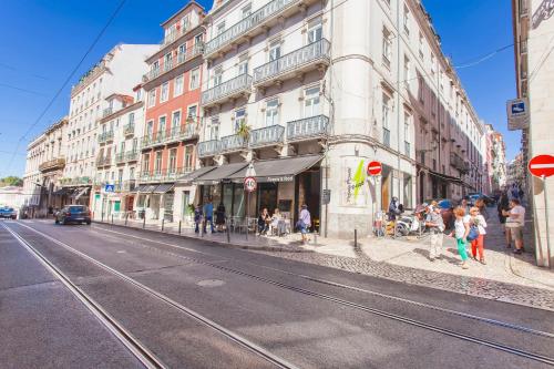Bairro Alto Living 2BDR Duplex by LovelyStay