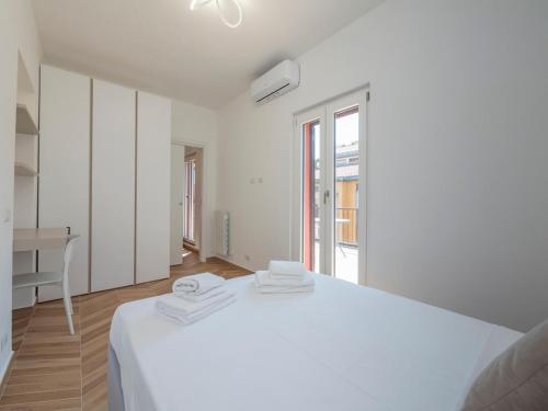 Xenia Milano - 3 room apt in Via Stadera 5