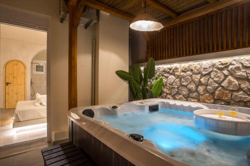 Saint Zoe Suites