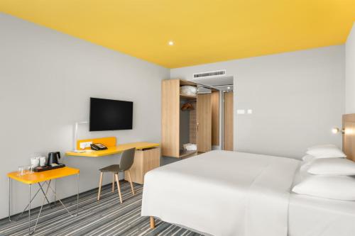 Park Inn by Radisson Zalakaros Hotel & Spa - All inclusive — Bedroom