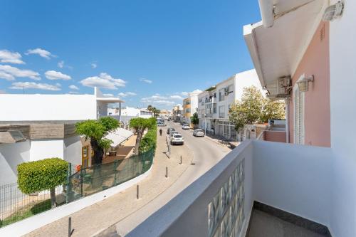 Modern 2Bdr House in Quarteira by LovelyStay