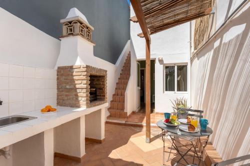 Modern 2Bdr House in Quarteira by LovelyStay