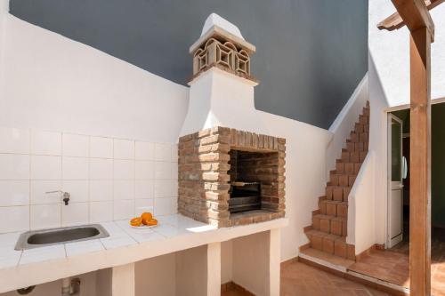 Modern 2Bdr House in Quarteira by LovelyStay