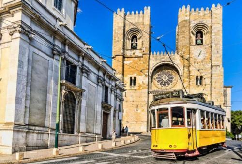 Cozy One-bedroom apartment in Alfama by LisboAfama