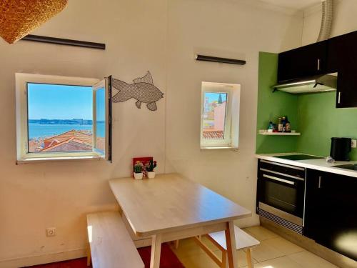 LisboAlfama 3. Amazing river view!
