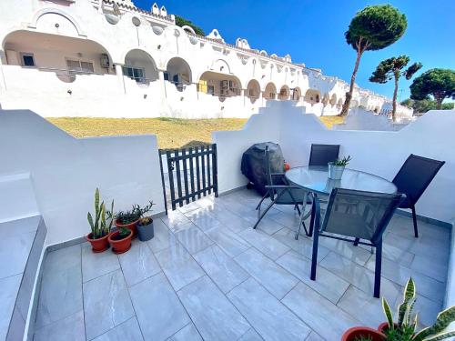VIME II Marbella East SWIMMING POOL, GYM & SPA - EaW Homes