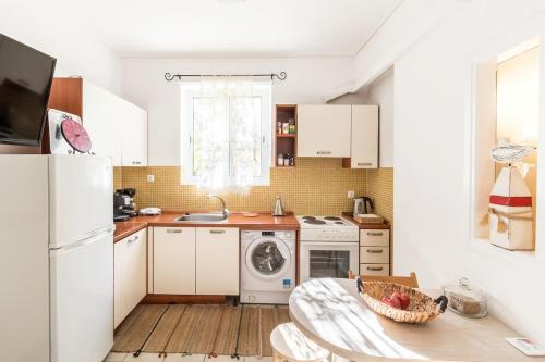 Cozy, Day-light Studio by The Mall
