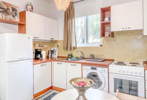 Cozy, Day-light Studio by The Mall