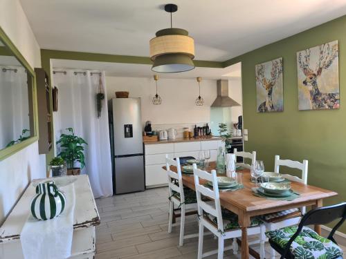 Maison 6 pers, Parking et jardin privés, Cité à pied, Très calme