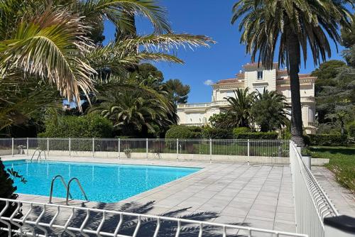 Apartment in a towel for two pool and sea