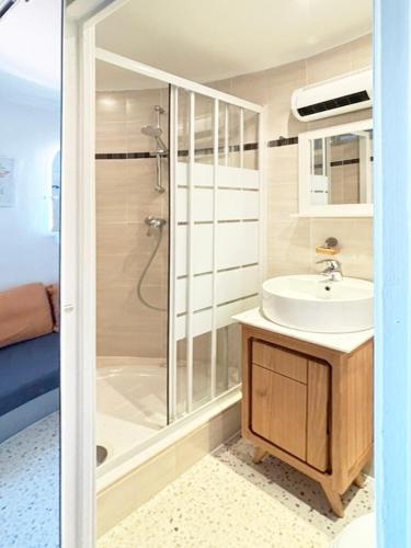 Apartment in a towel for two pool and sea