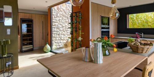 Contemporary Villa With Views Of Cap D'antibes