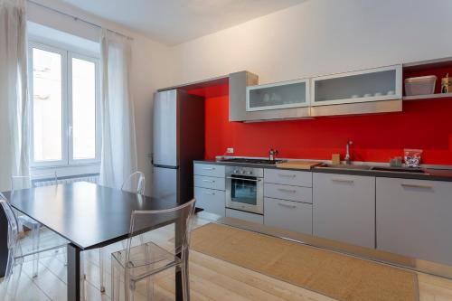 Xenia Milano - 3 rooms apt in Via Tortona 26