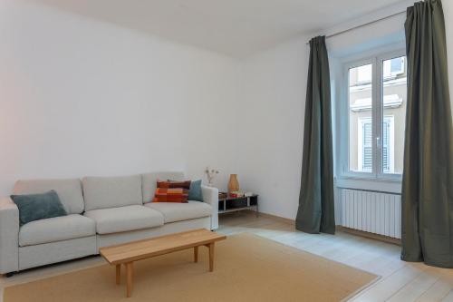 Xenia Milano - 3 rooms apt in Via Tortona 26