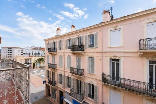 F2 chambre en duplex (calme) plein centre ville 1 min de la plage