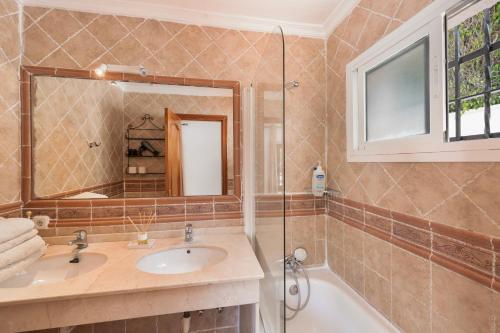 Villa by the beach 5 bedrooms photo 17