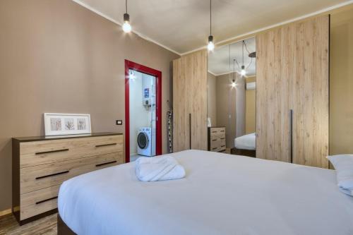 Xenia Milan - 2 room apartment in Viale Ungheria 17-2