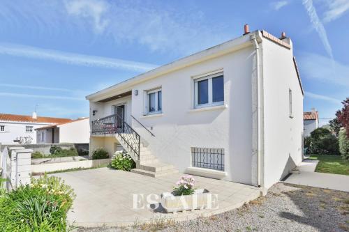 Grande Maison avec Jardin Parking proche de la Plage