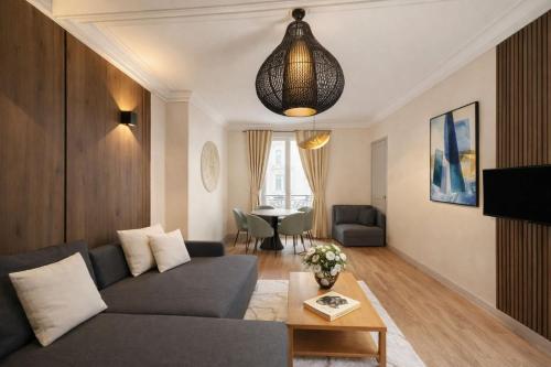 Champs Elysees - Premium family apartment for 5
