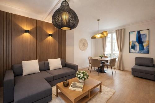 Champs Elysees - Premium family apartment for 5