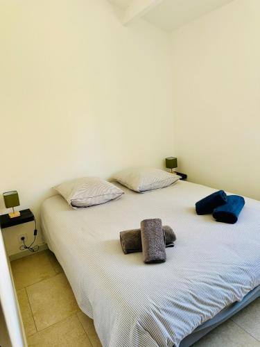 Maison avec Parking - Patio - 4 Personnes - Proche Plage et Wifi