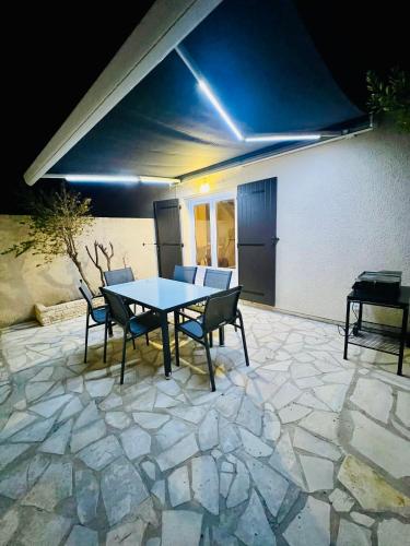 Maison avec Parking - Patio - 4 Personnes - Proche Plage et Wifi