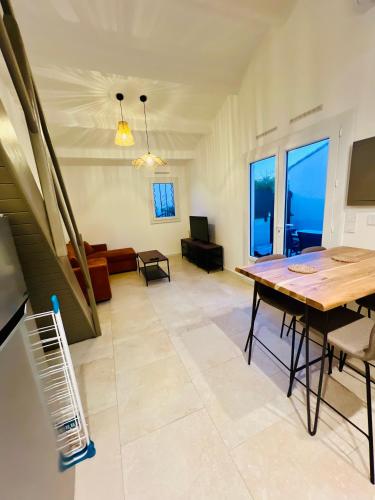 Maison avec Parking - Patio - 4 Personnes - Proche Plage et Wifi