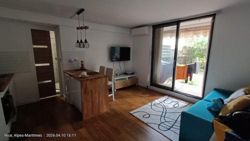 Studio cosy avec terrasse à deux pas de la mer