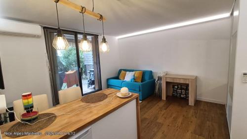 Studio cosy avec terrasse à deux pas de la mer
