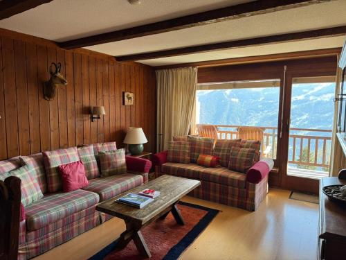 Cosy 2-bed chalet apt with pool, Verbier centre