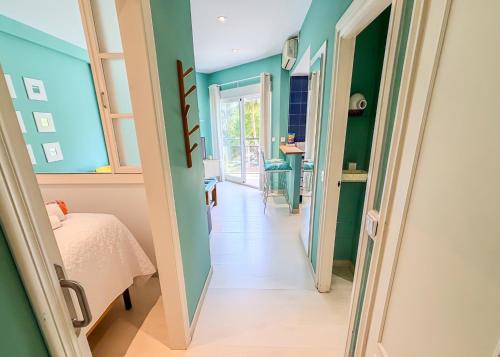 Skol 225 - Beachfront studio in Marbella - Terrace & Pool
