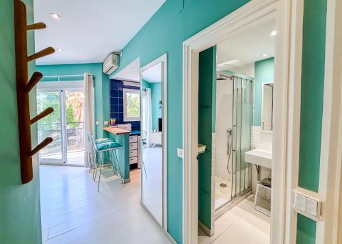 Skol 225 - Beachfront studio in Marbella - Terrace & Pool