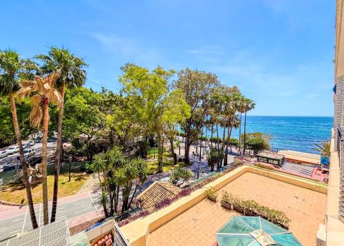 Skol 225 - Beachfront studio in Marbella - Terrace & Pool