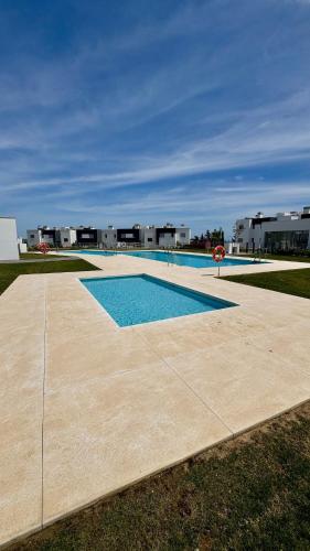 4-Bedroom Penthouse with Sea View, Pool, and Fitness Area