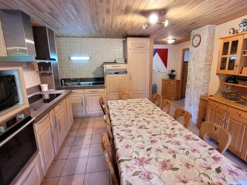 Appartement spacieux 10 pers, skis aux pieds, Les Gets, parking couvert