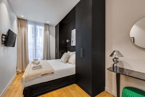 luxury designer apartment in the heart of the 9th