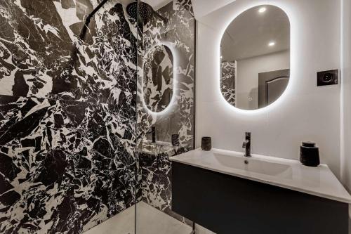 luxury designer apartment in the heart of the 9th