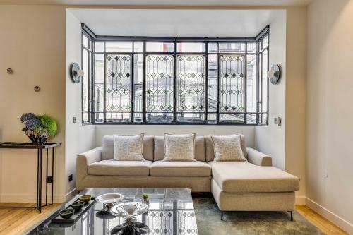 luxury designer apartment in the heart of the 9th