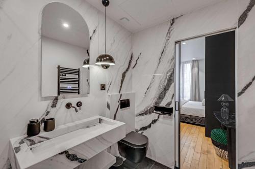 luxury designer apartment in the heart of the 9th