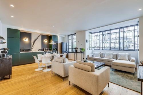 luxury designer apartment in the heart of the 9th