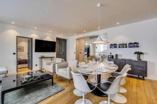 luxury designer apartment in the heart of the 9th