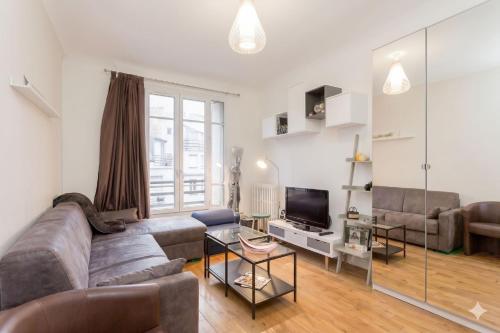 Charming Studio with Eiffel Tower Views in Pariss 15th