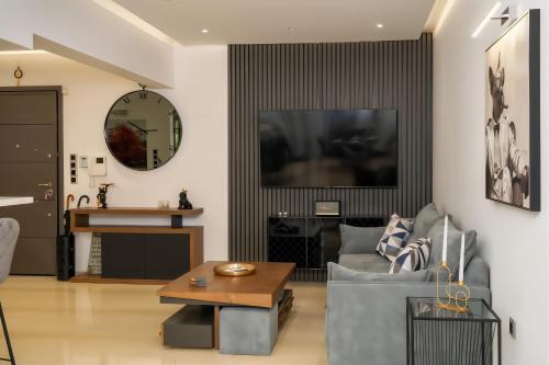 Elegant Oasis 2 BR Apt near the Marina & the Beach