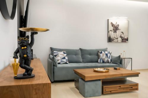 Elegant Oasis 2 BR Apt near the Marina & the Beach