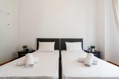 Modern 2BD apt in Athens , 3-min metro