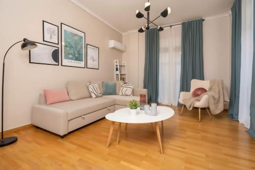 Athenian Classy 2BD Apt next to Metro Panepistimio
