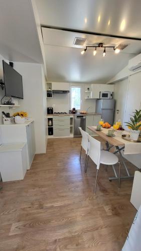 Azura Mobile Home, Camping Park Soline