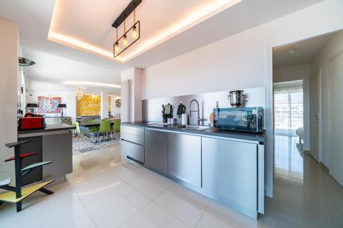 4 person apartment with sea view Cannes Croisette