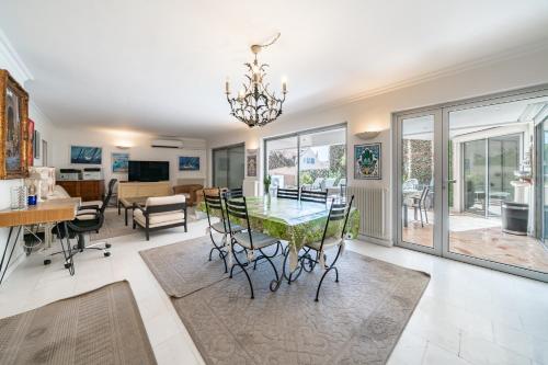 Apartment 10 people Terrace & Palais des Festivals