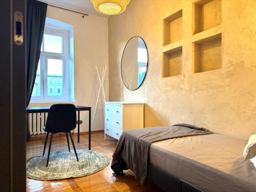 Old Town comfort rooms - main square